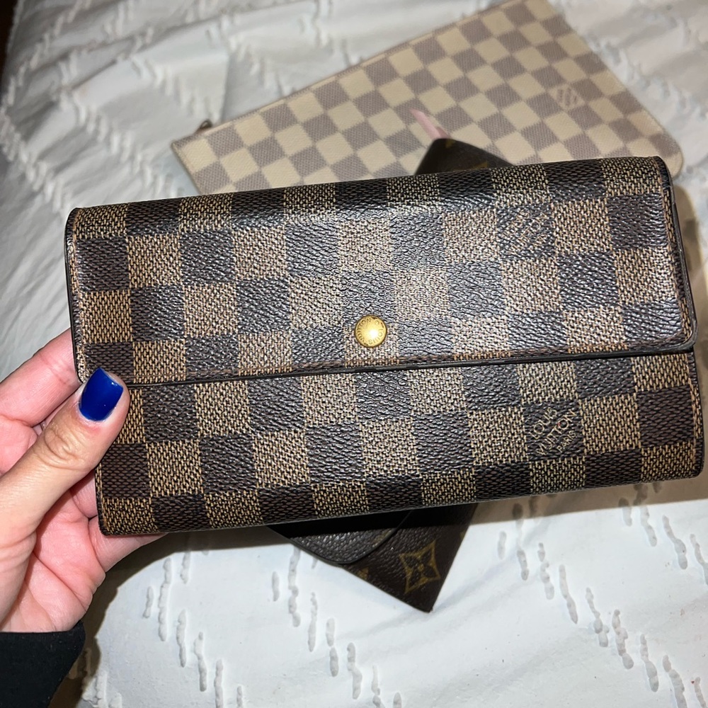 Authentic Louis Vuitton Sarah Damier Ebene Wallet